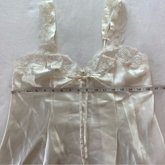 Y2K Victoria’s Secret Bridal Ivory Satin and Lace Slip Dress Size Medium - Picture 15 of 16